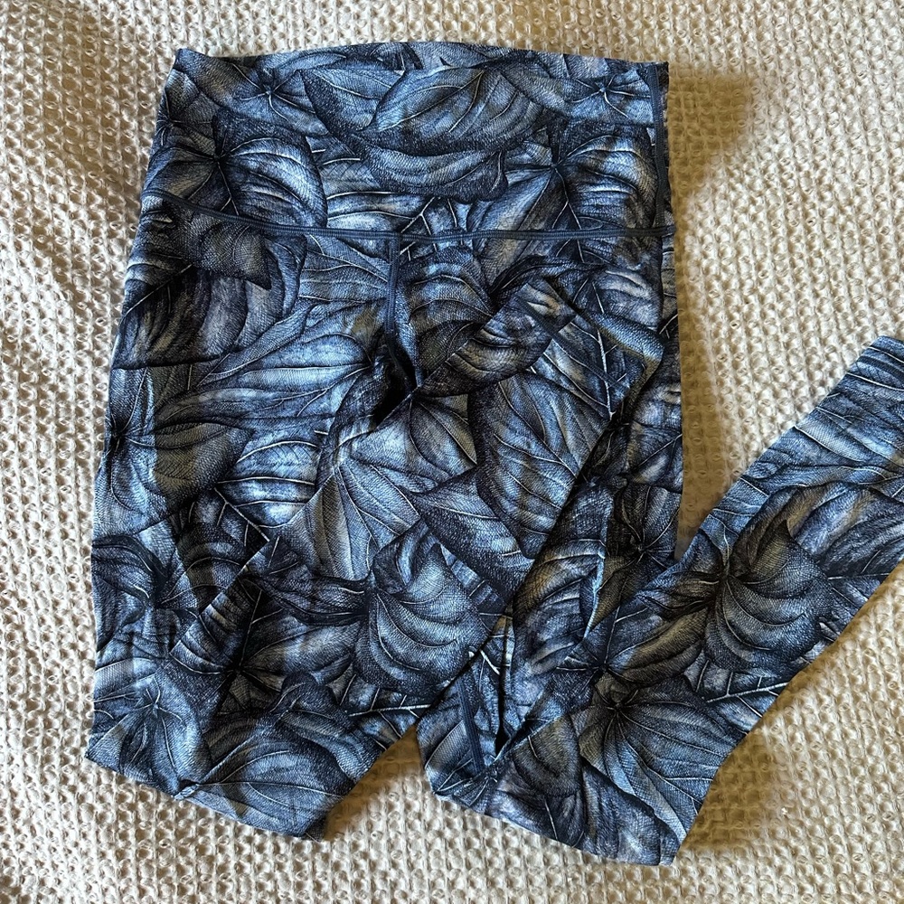 Lululemon Leaf Pattern Leggings